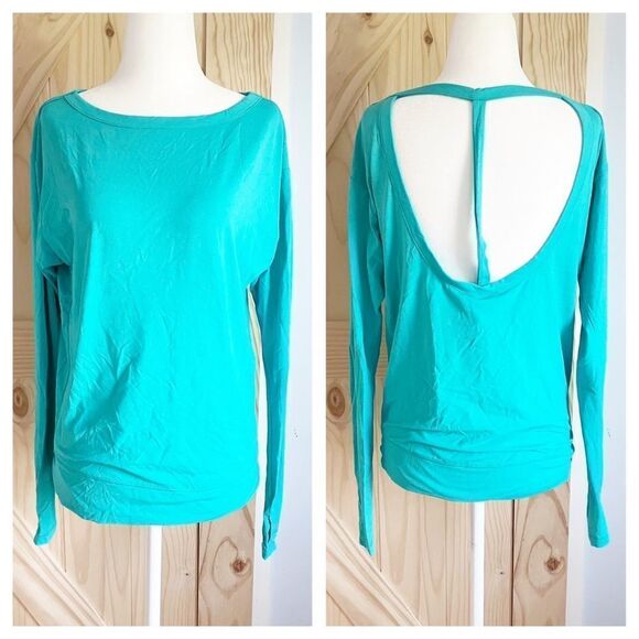 Victoria's Secret Tops - Victoria’s Secret Stretchy Soft Athletic Top Aqua blue xs